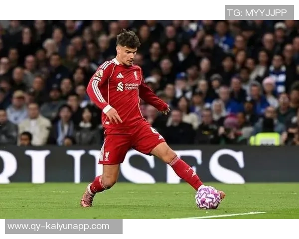 内维尔批评利物浦前场球员表现不佳边后卫问题亟待解决