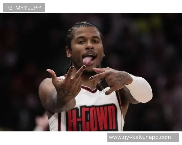 杰伦格林的女友在香港澳门游玩凌晨起床享受美食乐趣