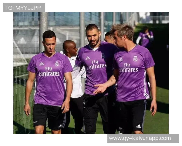 皇马留守8名一线队球员与卡斯蒂亚队员共同训练提升默契